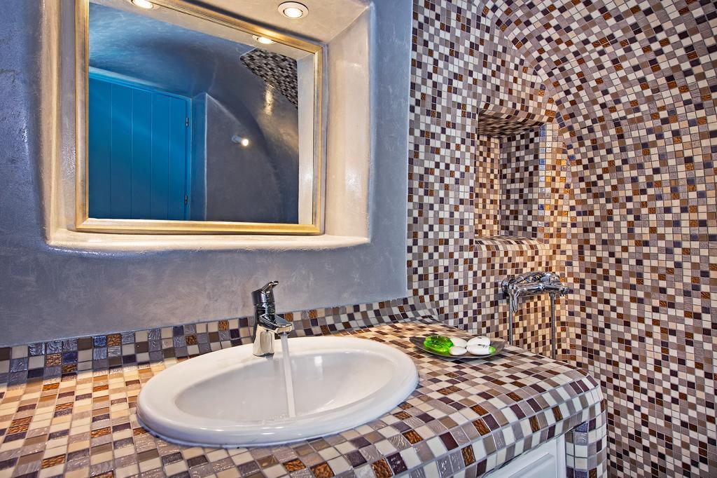 Ananda Suites 이메로비글리 객실 사진